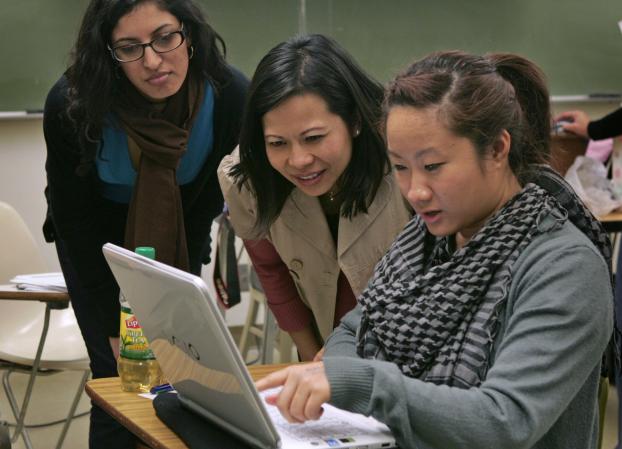 Tu-Uyen Nguyen with students