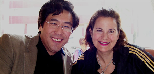 Professors Baoguo Cui and Nancy Snow discussing guanxi.