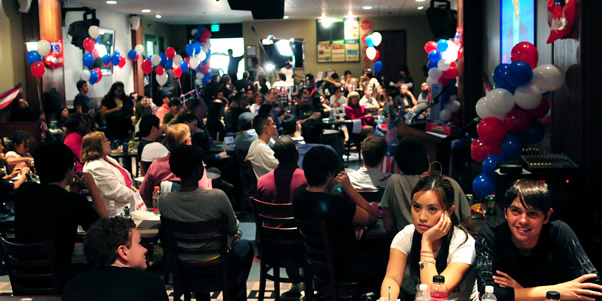 Campus community fills the TSU pub to watch the presidential debate