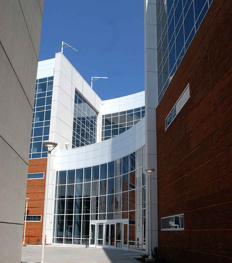 A view of Mihaylo Hall's entry from outside