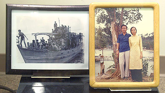 Refugee Photos, boat and couple