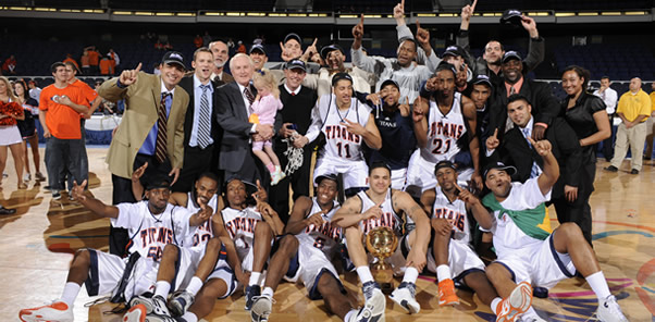 CSUF's Men's Basketball team celebrate their season victory.